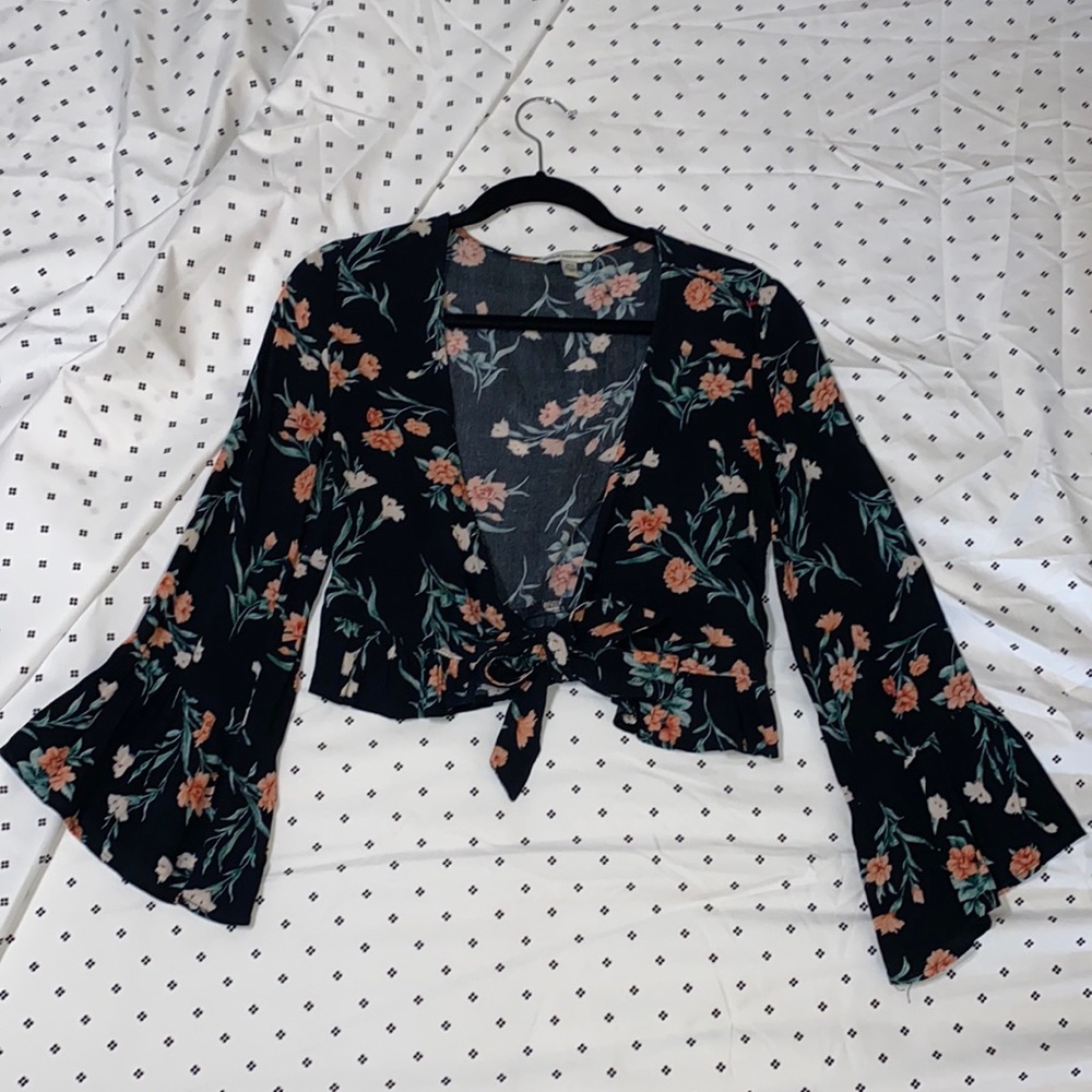 AE FLORAL LONG SLEEVE CROP
